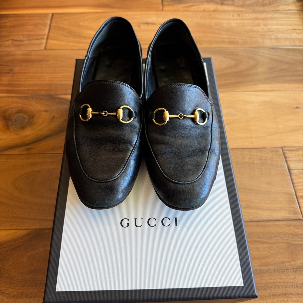Gucci women’s AGNELLO PLONGE loafer Black Leather Horsebit Loafers